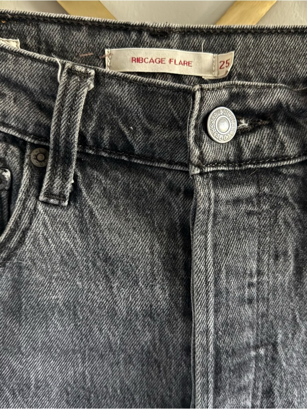 Levi’s Ribcage Flare washed black denim full length jean | Size 25 - Picture 7 of 11